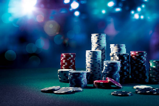 Live dealer at Diamond Empire table on tanks platform