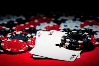 Domino QQ hand arrangement showing front and back pairs